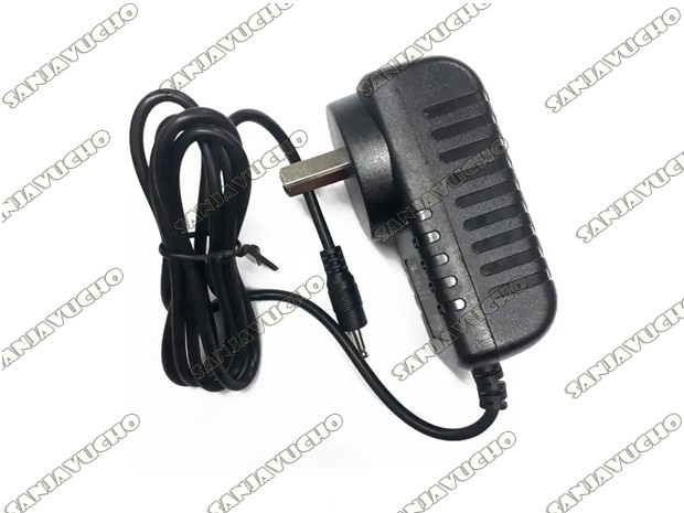 &+  CARGADOR TRANSFORMADOR 5V 2A PIN 5.5 (3139)